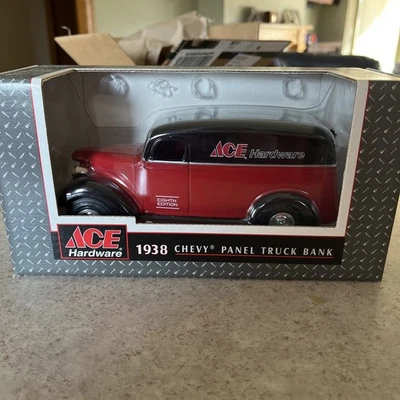 Camión Chevy con panel Ertl Collectibles Ace Hardware 1938, nuevo en caja Foto 1 de 4