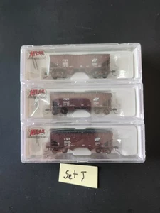 CHICAGO & NORTHWESTERN - CMO RR: THREE 33 HOPPERS #;S  50090, 50137,  50169. - Picture 1 of 1