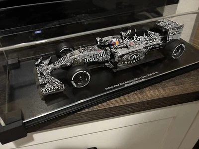 Spark 1:18 Daniel Ricciardo Infiniti Red Bull Racing RB11 Camo Bull Testing 2015 - Image 1 of 3