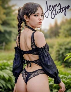 GERAHMT Jenna Ortega signed 8x10 Foto handsigniert Reprint SCHNELLER KOSTENLOSER VERSAND  - Bild 1 von 2