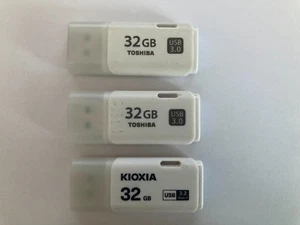 Job Lot 32GB x 3 Toshiba Transmemory USB 3.0 & USB 3.2 Flash Drive Memory Sticks - Photo 1/1