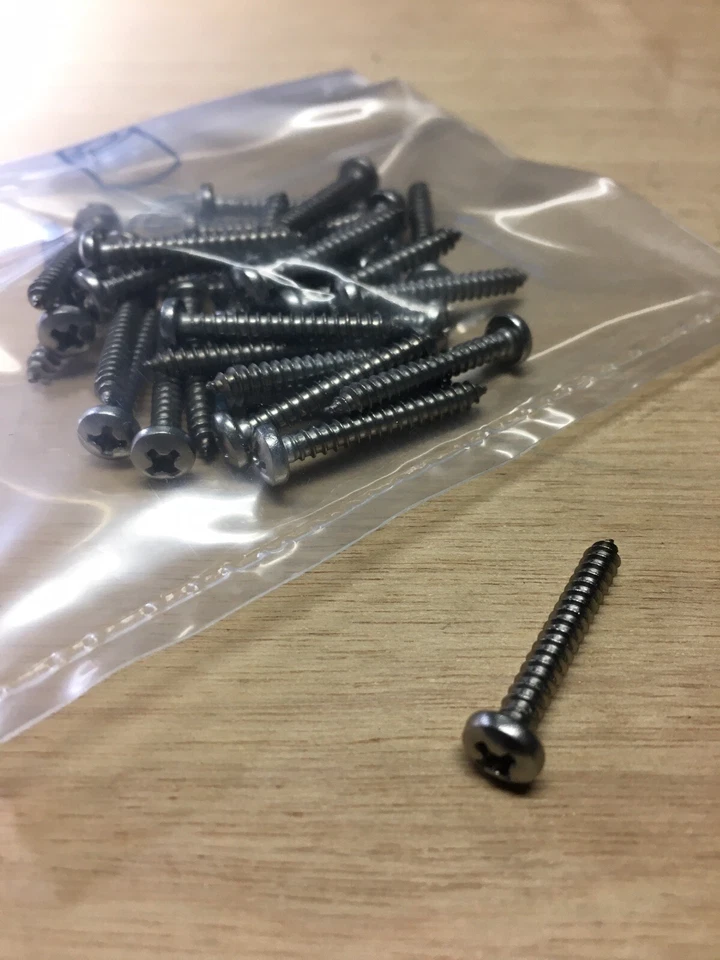 VITE ACCIAIO INOX 3,4X25 PER LEGNO PLASTICA TESTA CILINDRICA BOMBATA  PH2  30PZ - Immagine 1 di 1