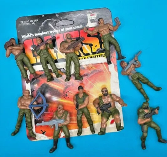 GUTS 1986! Juego de 10 figuras de acción Jungle Fighters Mattel G.U.T.S. Tarjetero Foto 1 de 1