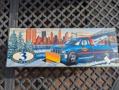VTG 1996 Collector's Edition Sunoco Tow Truck w/ Snow Plow New In Original Box - Image 1 of 4