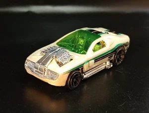 2010 Hot Wheels Track Stars Hollowback White 8/12 Metal Base  - Picture 1 of 10