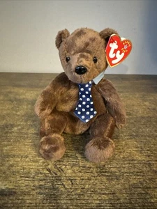 TY Gorro Bebé Oso Marrón “Héroe” Con Cuello y Corbata Peluche Relleno apx. 7" - Imagen 1 de 4