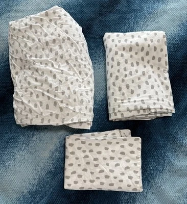 West Elm Pottery Barn Kids Brushstroke Dot Fitted Sheet Flat Sheet Pillowcase - Image 1 of 4