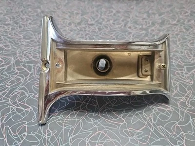 1957 MERMERCURY TURNPIKE CRUISER ПЕРЕДНИЙ ПРАВЫЙ ПОВОРОТНИК КОРПУС Ford # FEK-13215-C - Изображение 1 из 4