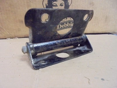 1969 Honda CL175 K3 OEM Seat Bracket - Imagem 1 de 4