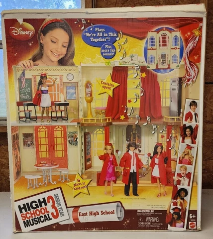 DISNEY HIGH SCHOOL MUSICAL 3 SENIOR YEAR CLASSROOM PLAY SET N9269 NEW In Box Cover