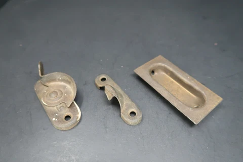 Vintage Window Latch Sash Lock With Lifter (V) Cover