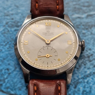 Vintage Smiths De Luxe Hand-Winding Men's Wristwatch - Image 1 of 4