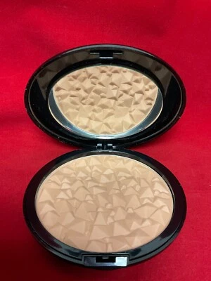 Signature Club A Jet Tech Wet Set Ultra Creamy Translucent Powder #3 Olive NEW - Image 1 of 3