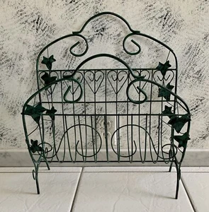 Green Grapevine Leaves Hearts Design Metal Newspaper Magazine Rack VTG 18” X 16” - Picture 1 of 12