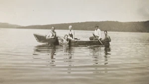 Costumi da bagno canoa uomo e donna anni 40 lago barca foto originale P13m27 - Foto 1 di 16