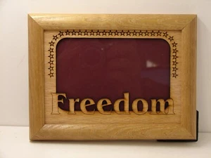 Freedom, inserto in legno 5x7 in una cornice di legno, NOS, contiene una foto 4x6 - Foto 1 di 2