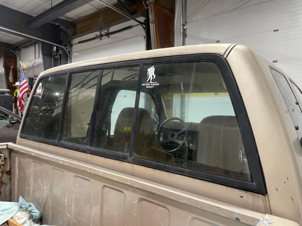 88-2000 CT2500 Back Glass/Window sliding Foto 1 de 1