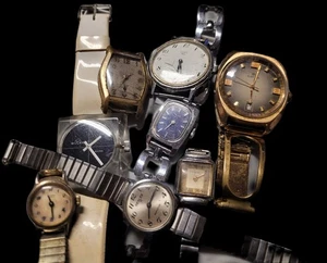 Lot De 8 Montres Mécaniques À Reparer - Foto 1 di 1