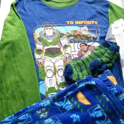 Disney Pixar Buzz Lightyear Niños 3 Piezas Pijama Conjunto Calcetines Difusos Talla L 12/14 Nuevo Foto 1 de 4
