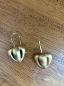 Signed AK Anne Klein Gold Tone Hanging Heart Threaders With Hook Clasp - Picture 1 of 5