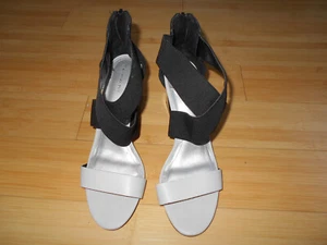 BNWOB Tahari 'Aruba' Black/Grey Block Heel Sandals With Back Zip - 8.5M/UK6 - Picture 1 of 4