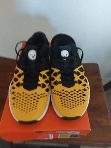 nike pittsburgh steelers Shoes Sneakers NFL Size 7 Men's New In Box - Picture 1 of 6