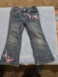 Arizona Jean Company Medium Wash Denim Pink Flower Embroidery, YOUTH Size 4 Reg - Picture 1 of 8