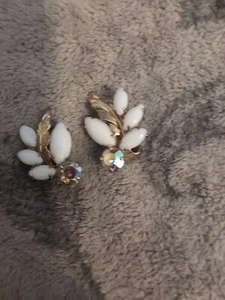 Tara Vintage Clip Earrings  Cabochon White Milk Glass W/ Aurora borealis Signed - Picture 1 of 3