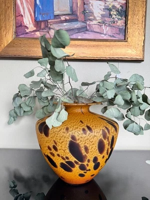 "Florero de vidrio artístico soplado a mano con patrón de carey marrón ámbar - 8,5"" de alto" Foto 1 de 4