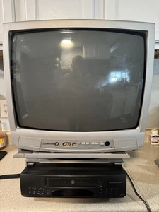 Orbital Fernseher Wandhalterung - für 19" - 25" Fernseher mit Videorecorder/DVD Regal - Bild 1 von 17