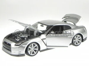 Nissan GT-R 2009 plata coche en miniatura 18-11021 Bburago 1/18 - Imagen 1 de 7