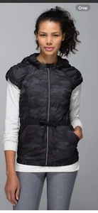 NWOT Lululemon Spring Fling Puffy Lightweight 650 Down Vest Lotus Black Camo 8 - Picture 1 of 19