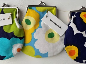 Marimekko "Mini Unikko/Pieni Kukkaro" Geldbörse blau gelb Baumwolle Finnland - Bild 1 von 3