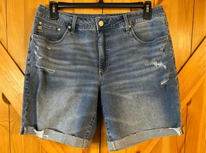 Seven7 sz 14 Relaxed Bermuda Jean Shorts Medium Wash Distressed (0676) - Picture 1 of 5