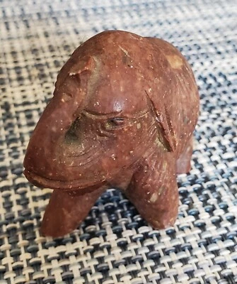 2" Vintage Stone Carved Elephant Foto 1 de 4