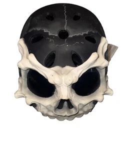 KRASH! 3D schwarz/grau Totenkopf Gesicht Helm Jugend Größe M Größe 8 & höher 54-58 cm neu - Bild 1 von 8