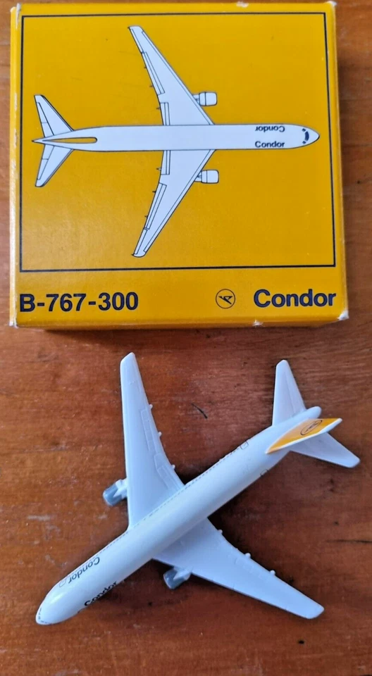 CONDOR. Boeing B767-300.  Schabak # 927/2. Escala 1:600.Modelo de avión. Foto 1 de 1