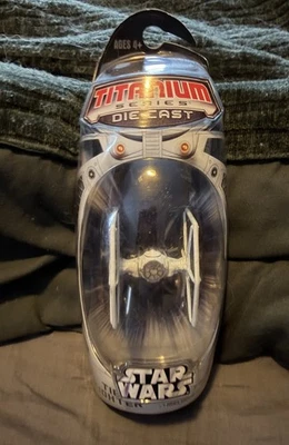 Star Wars 2005 Titanium Series TIE FIGHTER *BLANCO* Foto 1 de 3