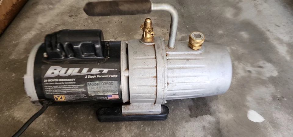 Bomba de vacío Yellow Jacket Foto 1 de 2