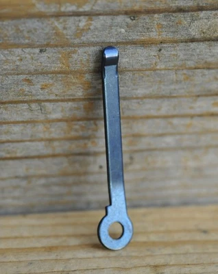 Mossberg 左萃取器 - 85 146 346 46 NOS — 第 1/3 张图片