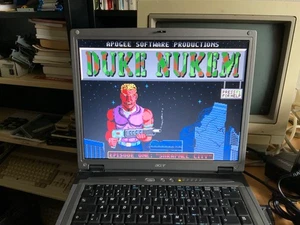 Stary laptop ACER Extensa 2900 z systemem Windows XP i DUKE NUKEM 1 + 2 - Zdjęcie 1 z 11