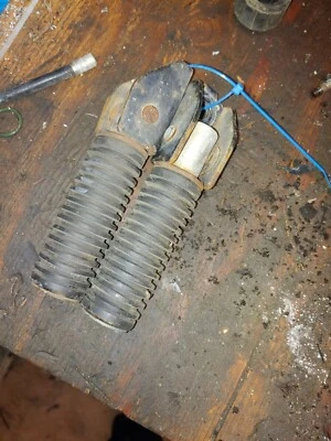 Pinos de passageiros Honda CB400A Hawk 1978 - Imagem 1 de 2