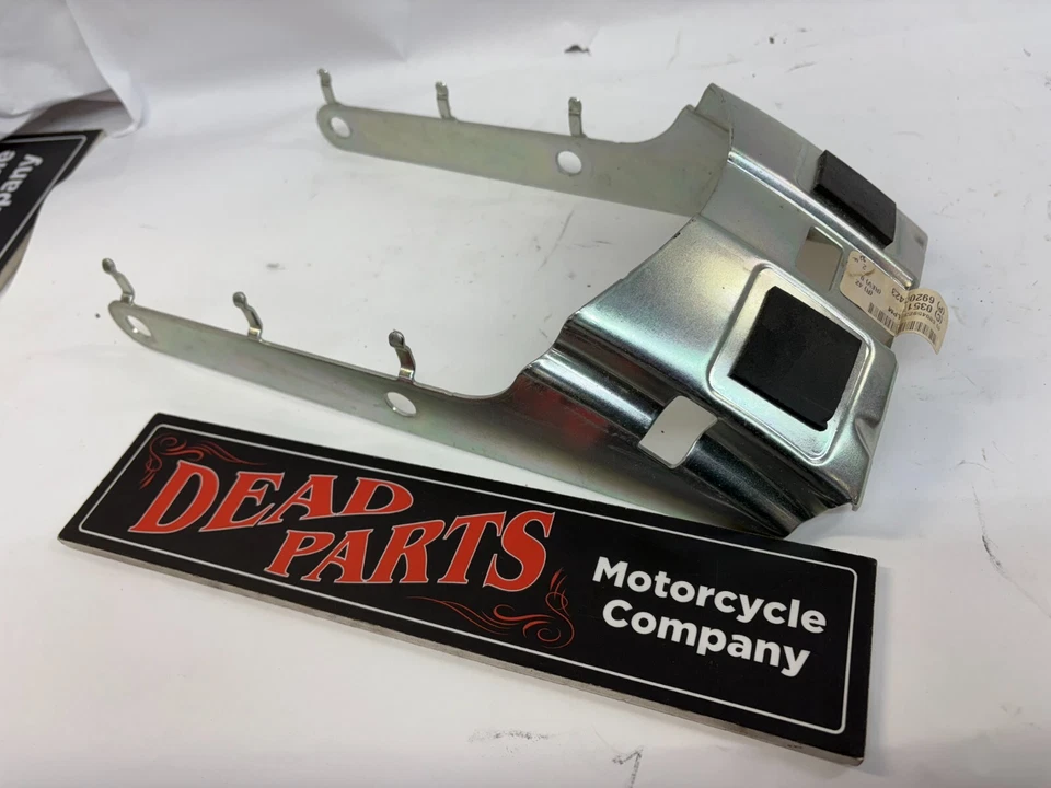 Harley inner fender support brace mount bracket 69200423 - Image 1 of 1