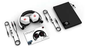 Mad Catz F.R.E.Q. Casque stéréo M blanc avec micro origine emballé - Photo 1 sur 1
