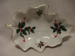 Plato de caramelo de Navidad vintage Lefton hoja de acebo bayas 03049 Japón 6" de largo x 4" con - Imagen 1 de 9
