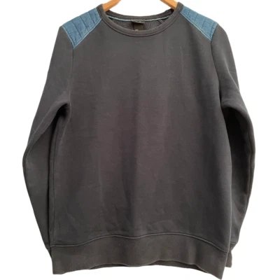 Sudadera para hombre H&M azul marino con hombros vaqueros pequeña Foto 1 de 4