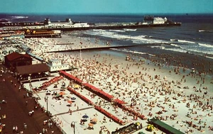 Aerial View - Bathers and The Beach - Atlantic City, New Jersey Postcard - Picture 1 of 2