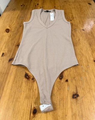 Body Drew Mujer Tejido Acanalado Cuello en V Beige Arena XS Hecho en EE. UU.  Foto 1 de 4