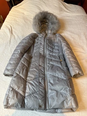  Kenneth Cole New York Metallic Silver Puffer Coat w/ Faux Fur Hood – Size XS - Image 1 of 4