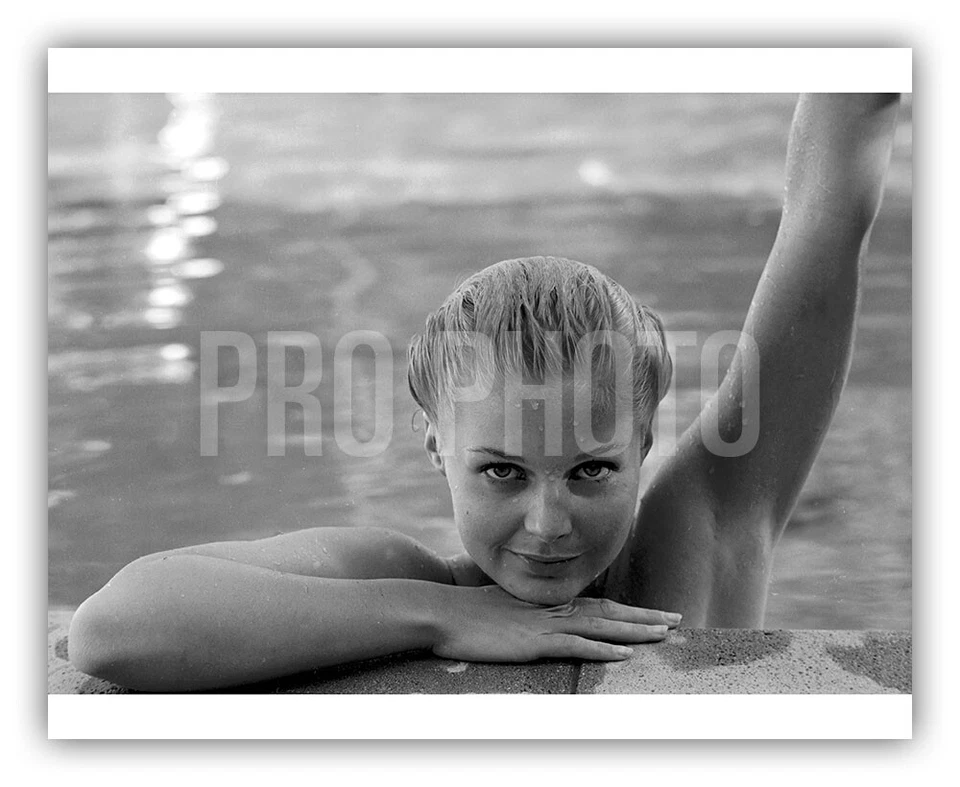 Carol Lynley Blond US Actress 1966 Swims Nude In Pool Press Photo Night Stalker - Image 1 of 1